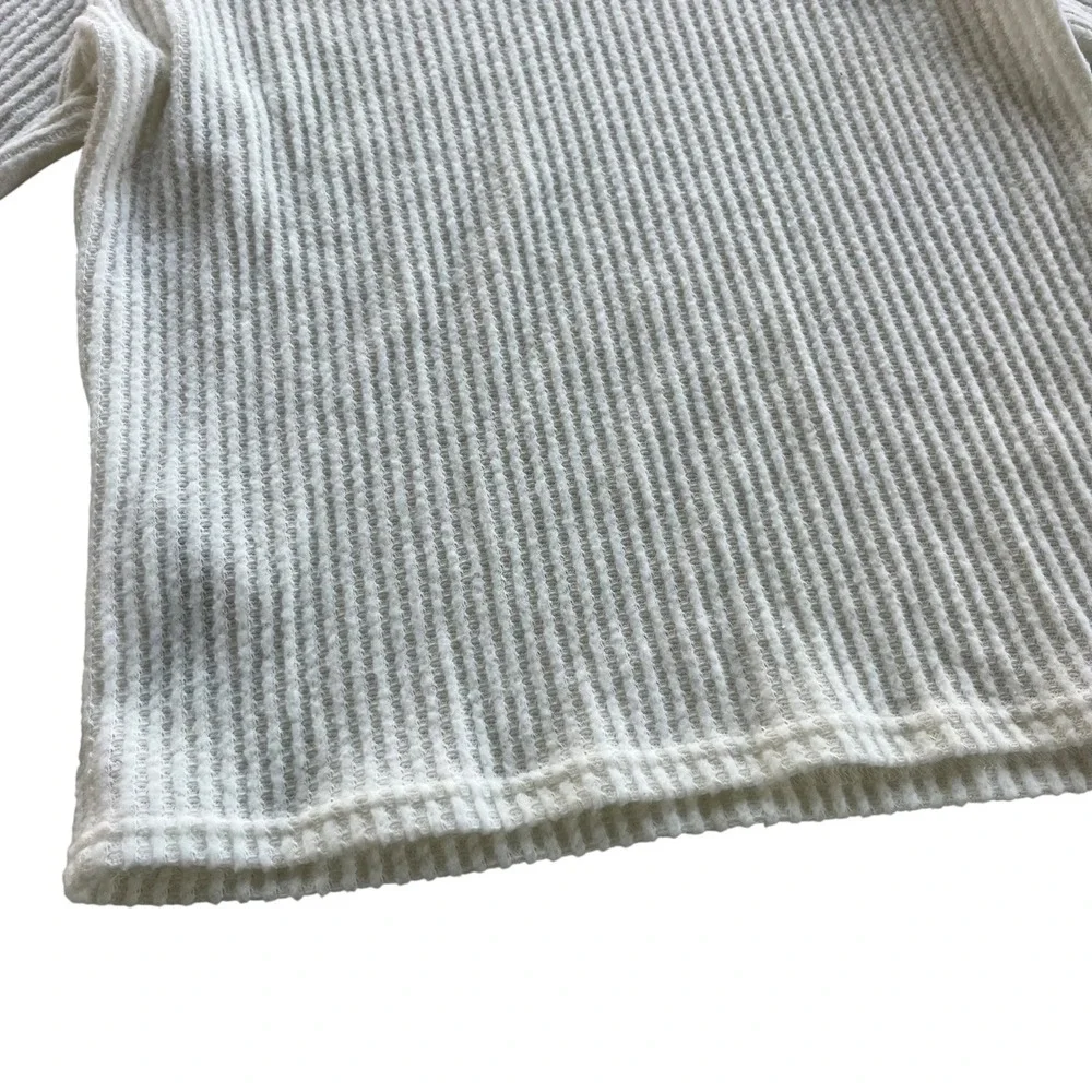 Hollister Women's L Cream Waffle Knit Long Sleeve Christmas Polar Bear Sleep Top